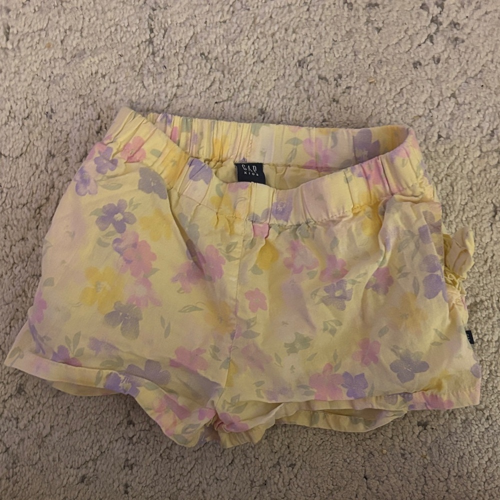 GAP Kids Soft Yellow Lined Pink and Purple Floral Shorts Size 4
